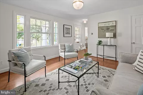 1606 N Springwood Dr, Silver Spring, MD 20910 photo 9