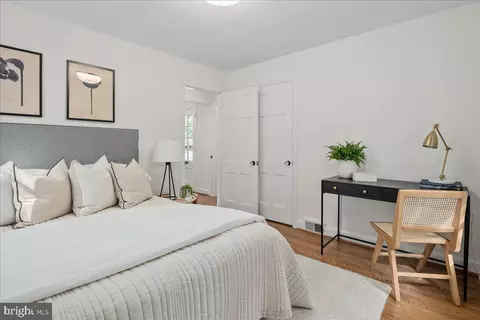 1606 N Springwood Dr, Silver Spring, MD 20910 photo 24