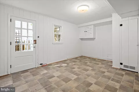 1606 N Springwood Dr, Silver Spring, MD 20910 photo 27