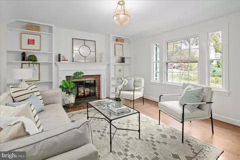1606 N Springwood Dr, Silver Spring, MD 20910 photo 7