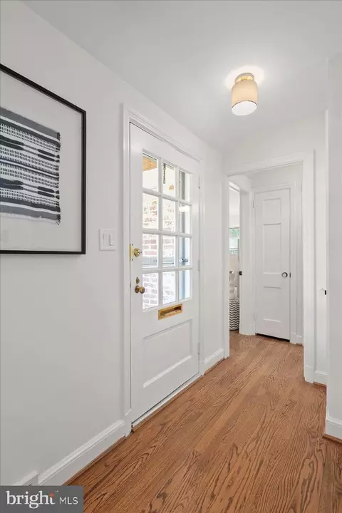 1606 N Springwood Dr, Silver Spring, MD 20910 photo 5