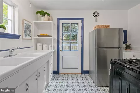 1606 N Springwood Dr, Silver Spring, MD 20910 photo 18