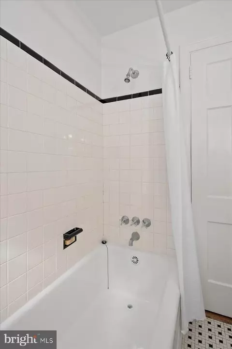 1606 N Springwood Dr, Silver Spring, MD 20910 photo 11