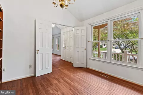 Entry Way - 612 Kemp Mill Forest Dr, Silver Spring, MD 20902 photo 3 of 5