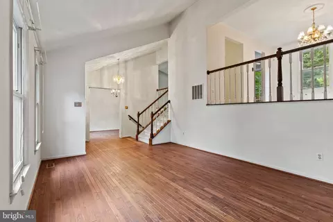 Living - 612 Kemp Mill Forest Dr, Silver Spring, MD 20902 photo 2 of 7