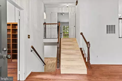 Entry Way - 612 Kemp Mill Forest Dr, Silver Spring, MD 20902 photo 1 of 5