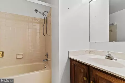 Entry Way - 612 Kemp Mill Forest Dr, Silver Spring, MD 20902 photo 5 of 5