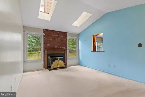 Living - 612 Kemp Mill Forest Dr, Silver Spring, MD 20902 photo 5 of 7