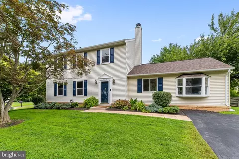 19512 Ridge Heights Dr, Gaithersburg, MD 20879