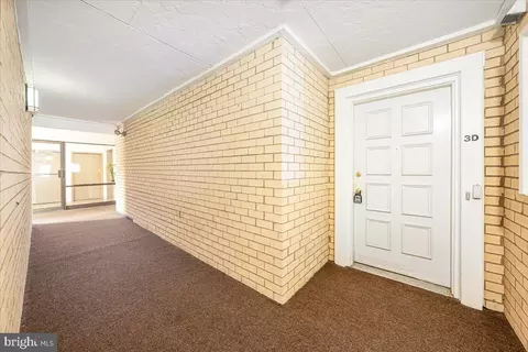 Entry Way - 15101 Glade Dr #10-3D, Silver Spring, MD 20906 photo 5 of 6