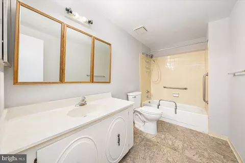 Bath - 15101 Glade Dr #10-3D, Silver Spring, MD 20906 photo 2 of 2