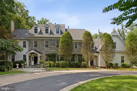 9907 Meriden Rd, Potomac, MD 20854