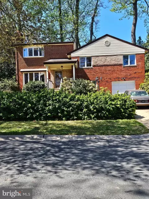 7704 Geranium St, Bethesda, MD 20817