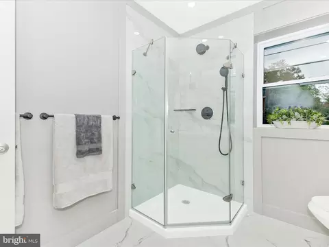 Bath - 10000 Reddick Dr, Silver Spring, MD 20901 photo 2 of 5