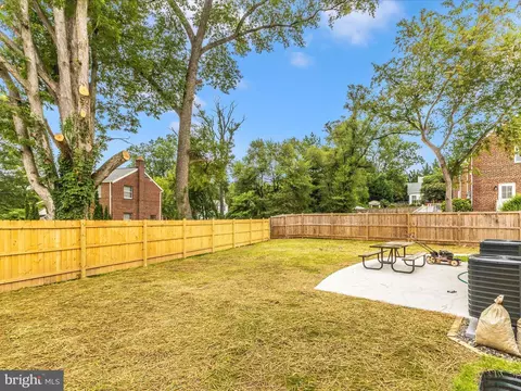 Exterior - 10000 Reddick Dr, Silver Spring, MD 20901 photo 7 of 11