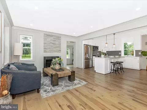 Living - 10000 Reddick Dr, Silver Spring, MD 20901 photo 3 of 5
