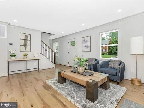Living - 10000 Reddick Dr, Silver Spring, MD 20901 photo 2 of 5