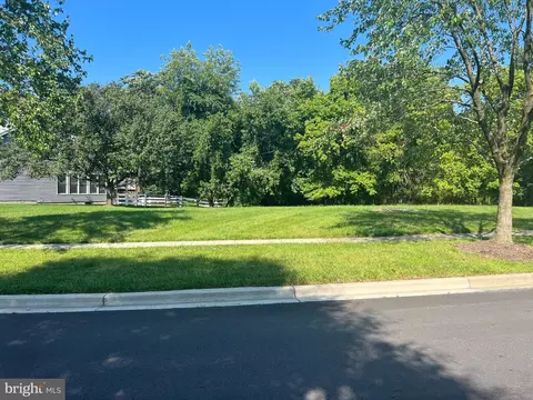 14201 Platinum Dr, Gaithersburg, MD 20878