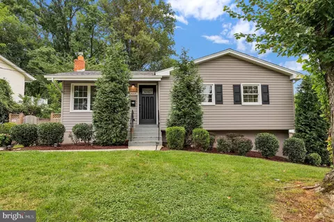 13005 Saint Charles Pl, Rockville, MD 20853