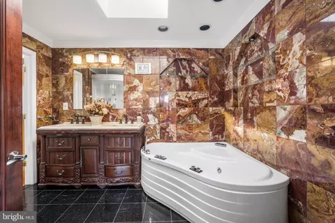 Bath - 4104 Tulare Dr, Silver Spring, MD 20906 photo 2 of 5