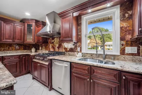 Kitchen - 4104 Tulare Dr, Silver Spring, MD 20906 photo 3 of 4