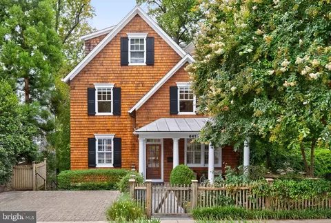 6412 Ridge Dr, Bethesda, MD 20816