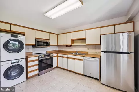 15100 Interlachen Dr #4-812, Silver Spring, MD 20906 photo 11
