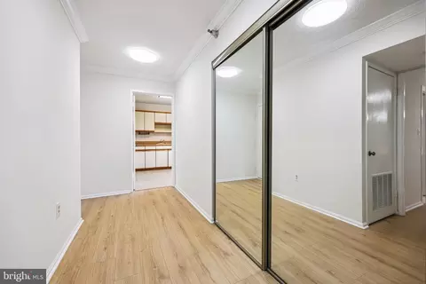 15100 Interlachen Dr #4-812, Silver Spring, MD 20906 photo 6
