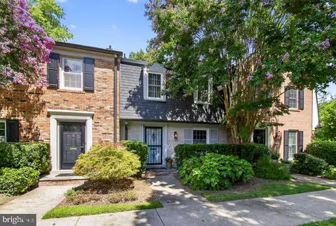5103 Sentinel Dr #33, Bethesda, MD 20816