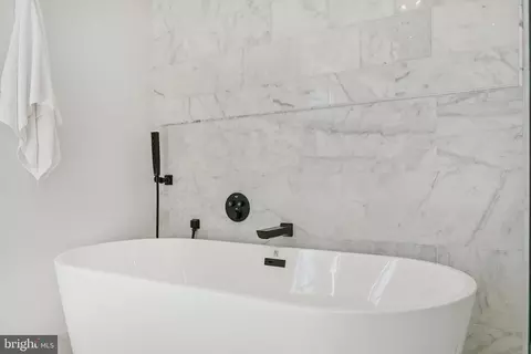 Bath - 10200 Falls Rd, Potomac, MD 20854 photo 6 of 12