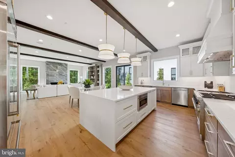Kitchen - 10200 Falls Rd, Potomac, MD 20854 photo 4 of 6