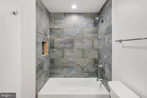 Bath - 10200 Falls Rd, Potomac, MD 20854 photo 12 of 12