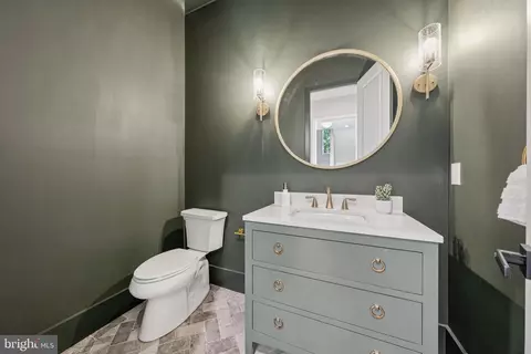 Bath - 10200 Falls Rd, Potomac, MD 20854 photo 1 of 12