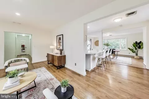8915 Whitney St, Silver Spring, MD 20901 photo 4
