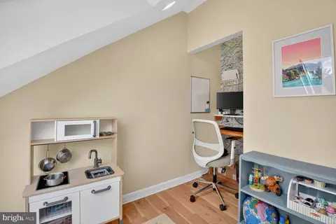 2314 Colston Dr #C-203, Silver Spring, MD 20910 photo 19