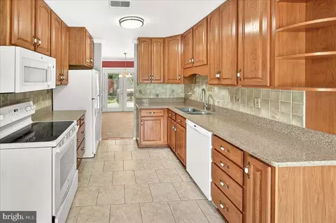 19833 Spurrier Ave, Poolesville, MD 20837 photo 28