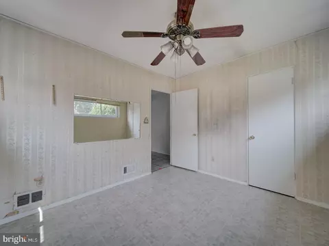 Bedroom - 8632 11th Ave, Silver Spring, MD 20903 photo 3 of 11