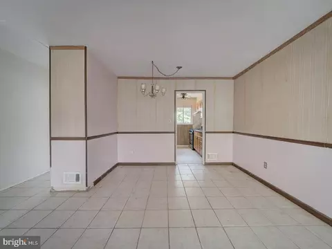 Entry Way - 8632 11th Ave, Silver Spring, MD 20903 photo 2 of 4