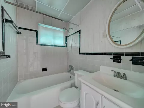 Bath - 8632 11th Ave, Silver Spring, MD 20903 photo 1 of 2
