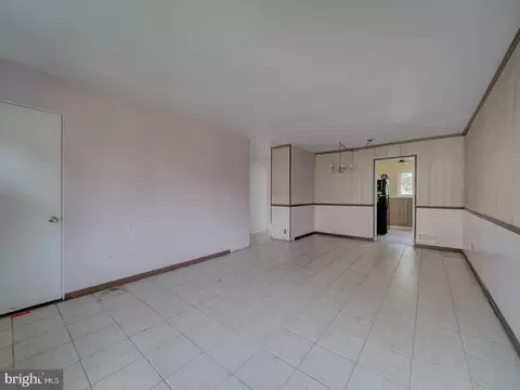 Living - 8632 11th Ave, Silver Spring, MD 20903 photo 4 of 4