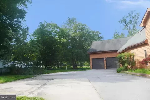 2519 Briggs Chaney Rd, Silver Spring, MD 20905 photo 3
