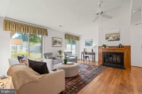 Living - 2806 Aquarius Ave, Silver Spring, MD 20906 photo 1 of 2
