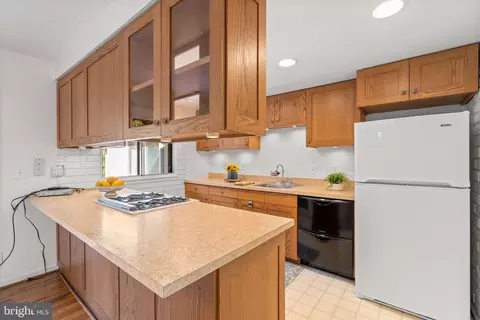 Kitchen - 2806 Aquarius Ave, Silver Spring, MD 20906 photo 2 of 6
