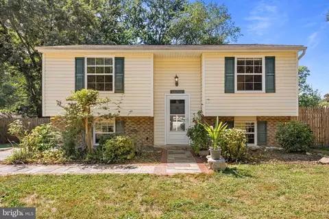 19208 Fox Chapel Dr, Germantown, MD 20876