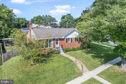 4701 Adrian St, Rockville, MD 20853