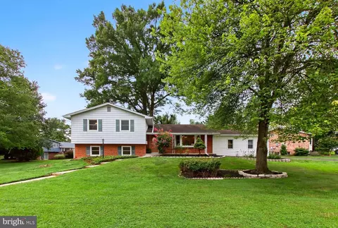 11704 Greenlane Dr, Potomac, MD 20854