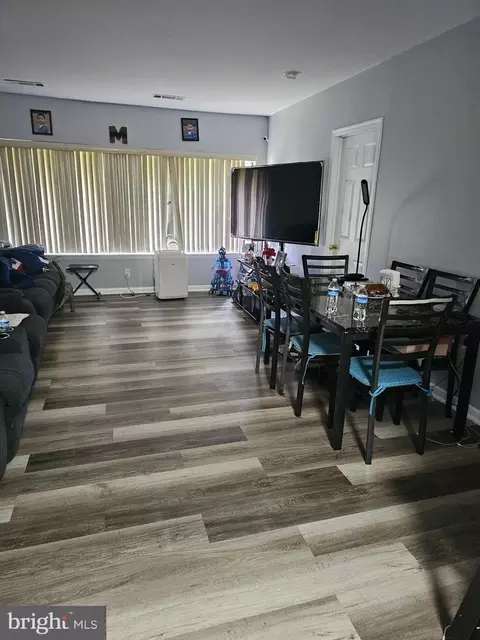 9802 Walker House Rd #6, Montgomery Village, MD 20886