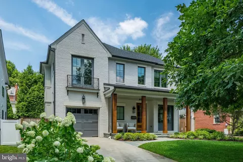 4523 Cheltenham Dr, Bethesda, MD 20814