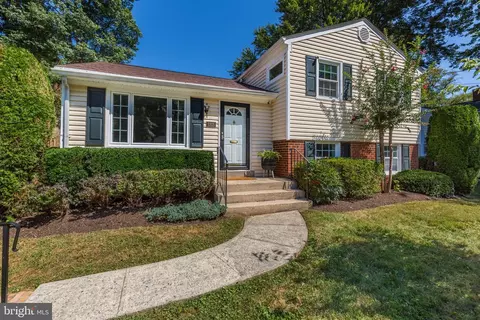 3305 Glenway Dr, Kensington, MD 20895