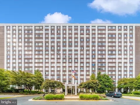 11801 Rockville Pike #910, Rockville, MD 20852